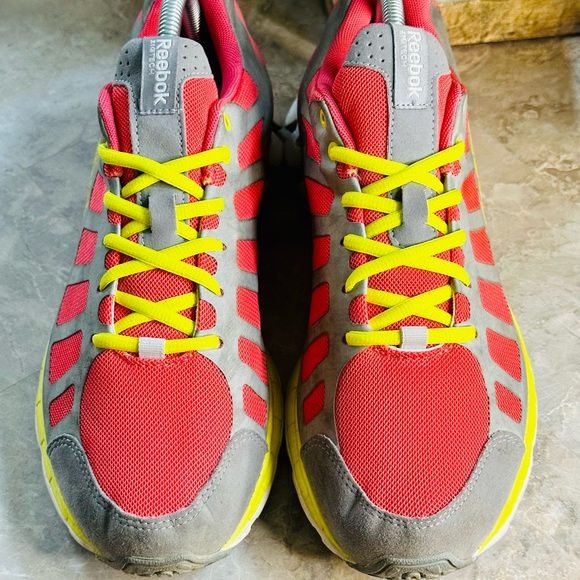 Reebok Zig Tech Womens Running Training Shoes Pink Yellow Size 10 - Picture 4 of 10